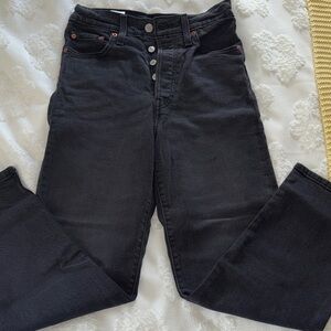 Levi’s • Ribcage Jeans